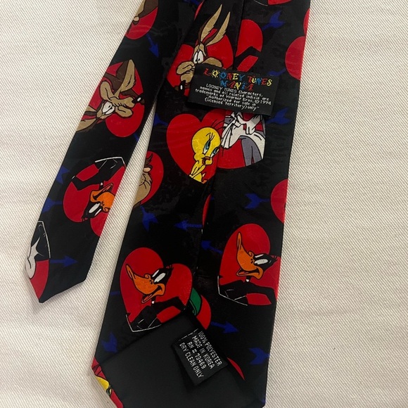 Warner Bros. Looney Tunes Tie - Picture 2 of 3